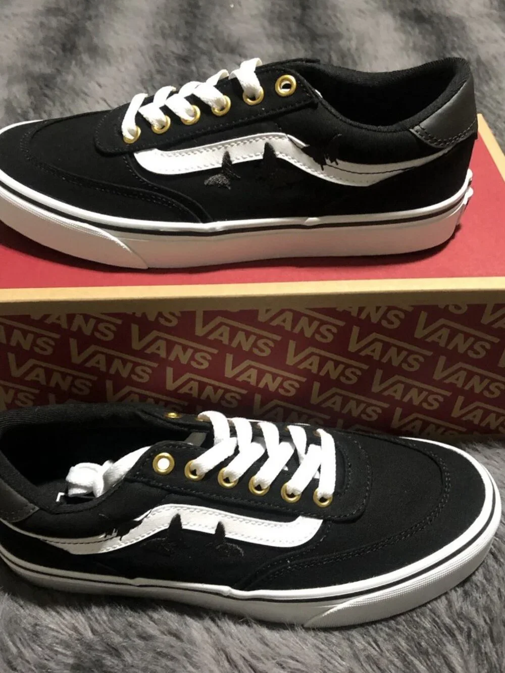 Vans Women's Skate Shoes, Size 8, Brooklyn Ls, Mono Embroidery, VN000D7UBLK - Picture 1 of 7